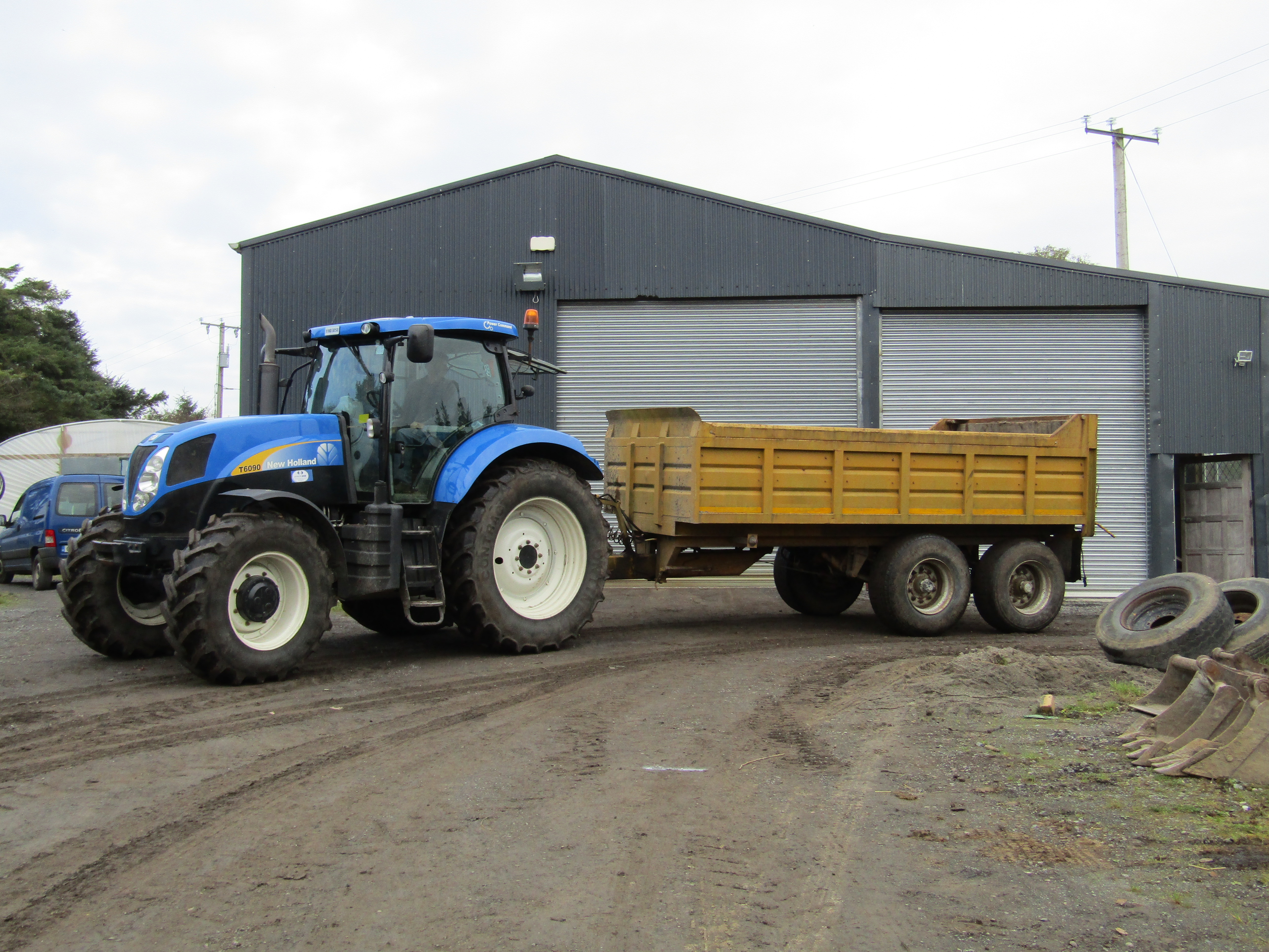 declan mc ellin plant hire logo